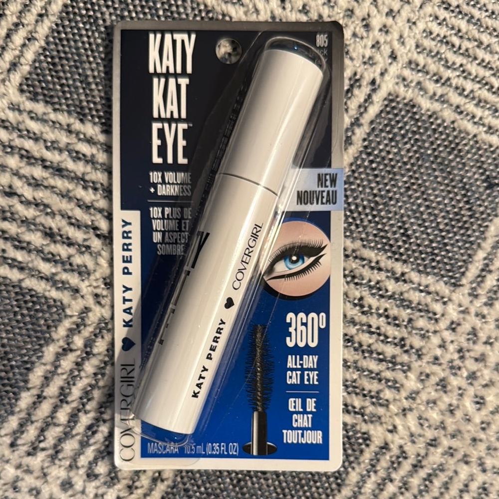 COVERGIRL Black Mascara 360-Degree Application